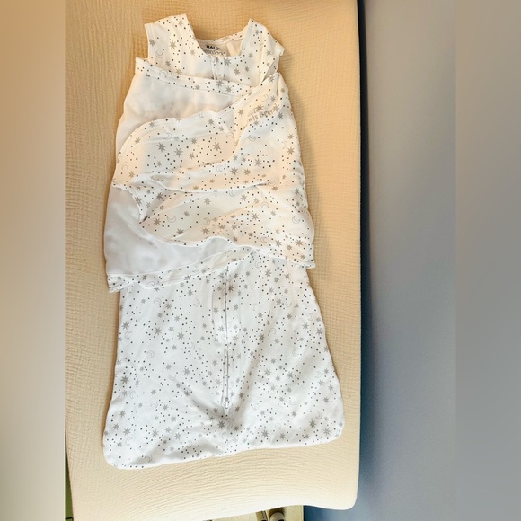 Merlin Magic Sleep Suit/Halo/Deedee/Dr. Browns pacifiers - Picture 8 of 9